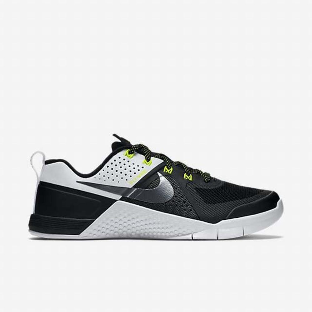 Nike women’s metcon black white lime size 8.5